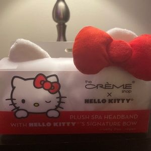 The crème shopX Hello Kitty spa headband